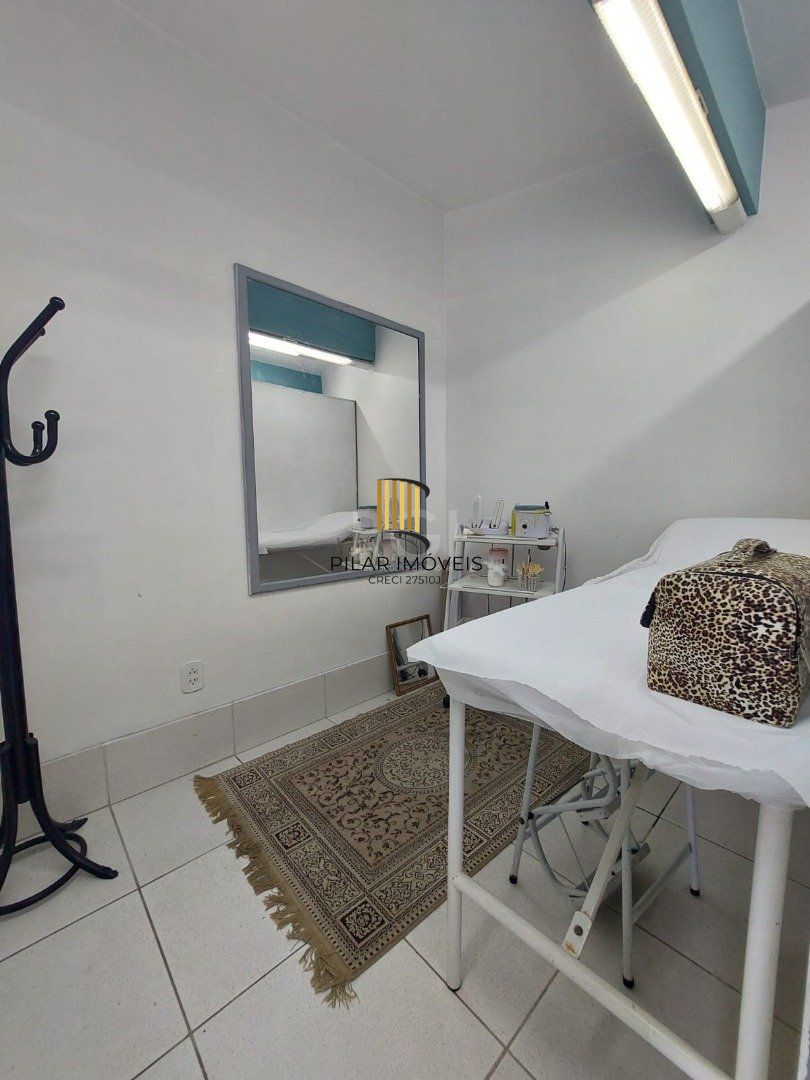 Sala Comercial 1 dormitório no bairro Tristeza