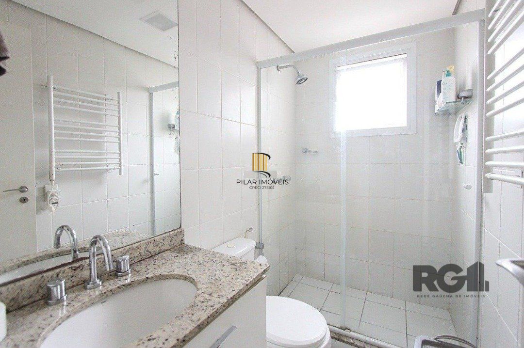 Vende apartamento no Bairro Passo da Areia - Porto Alegre
