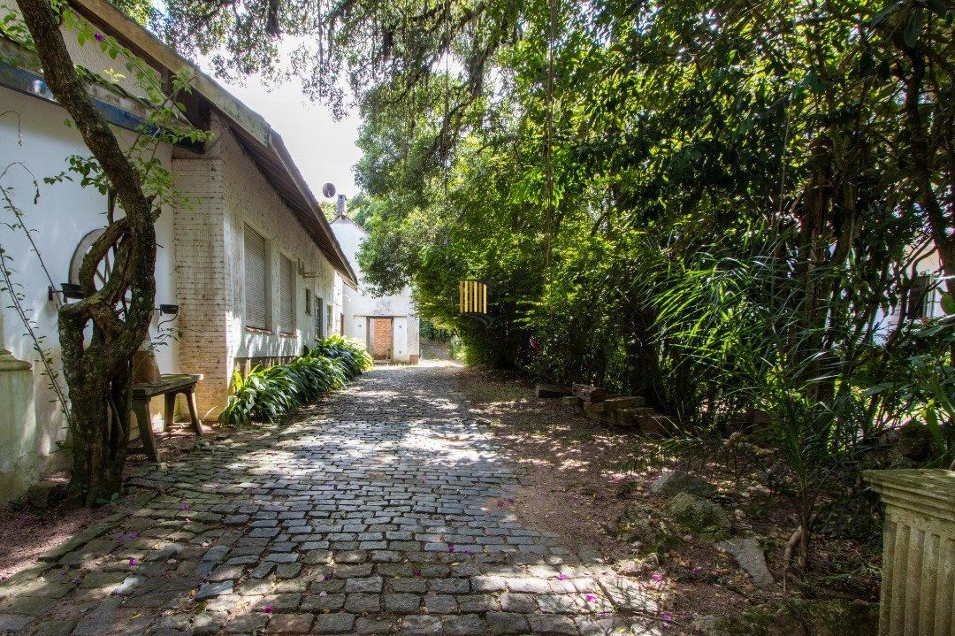 Casa 7 dormitórios no bairro Pedra Redonda