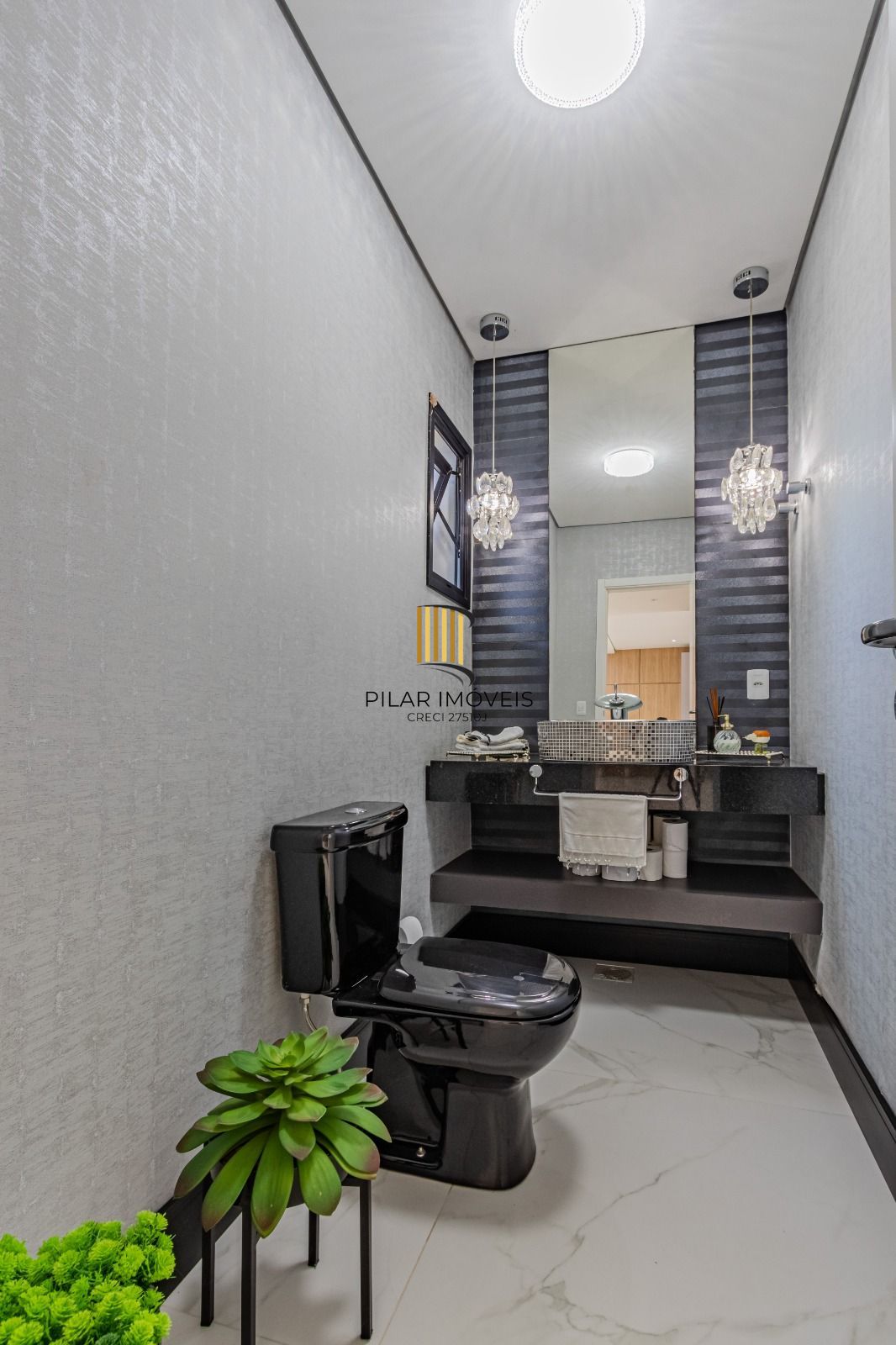 Casa de Condomínio 4 dormitórios no bairro São Vicente