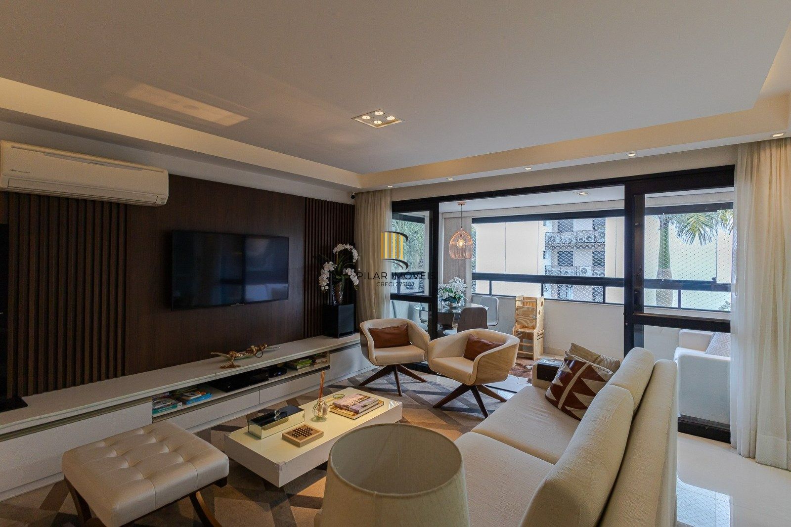 Apartamento 136 m² 3 suítes e 3 vagas de garagem no bairro Chácara das Pedras.