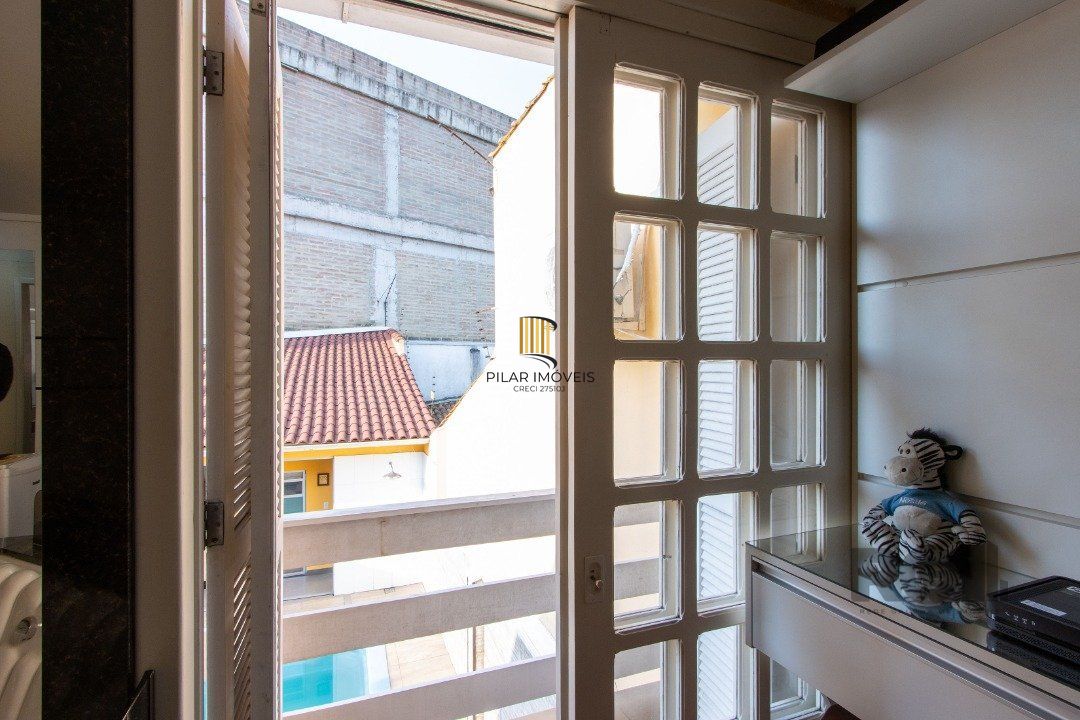 Casa para Venda - 254m², 4 dormitórios, sendo 3 suites, 5 vagas - Espirito Santo