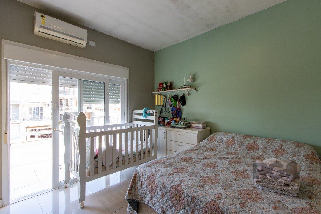 Casa 2 dormitórios no bairro Guarujá