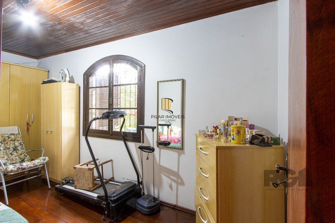 Casa 4 Dormitório(s) Bairro Nonoai