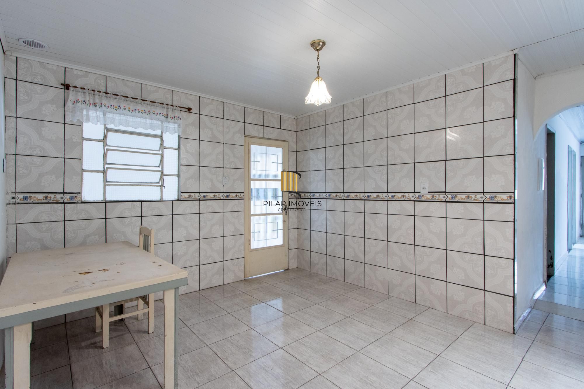 CASA TRÊS DORMITÓRIOS NA RESTINGA NOVA