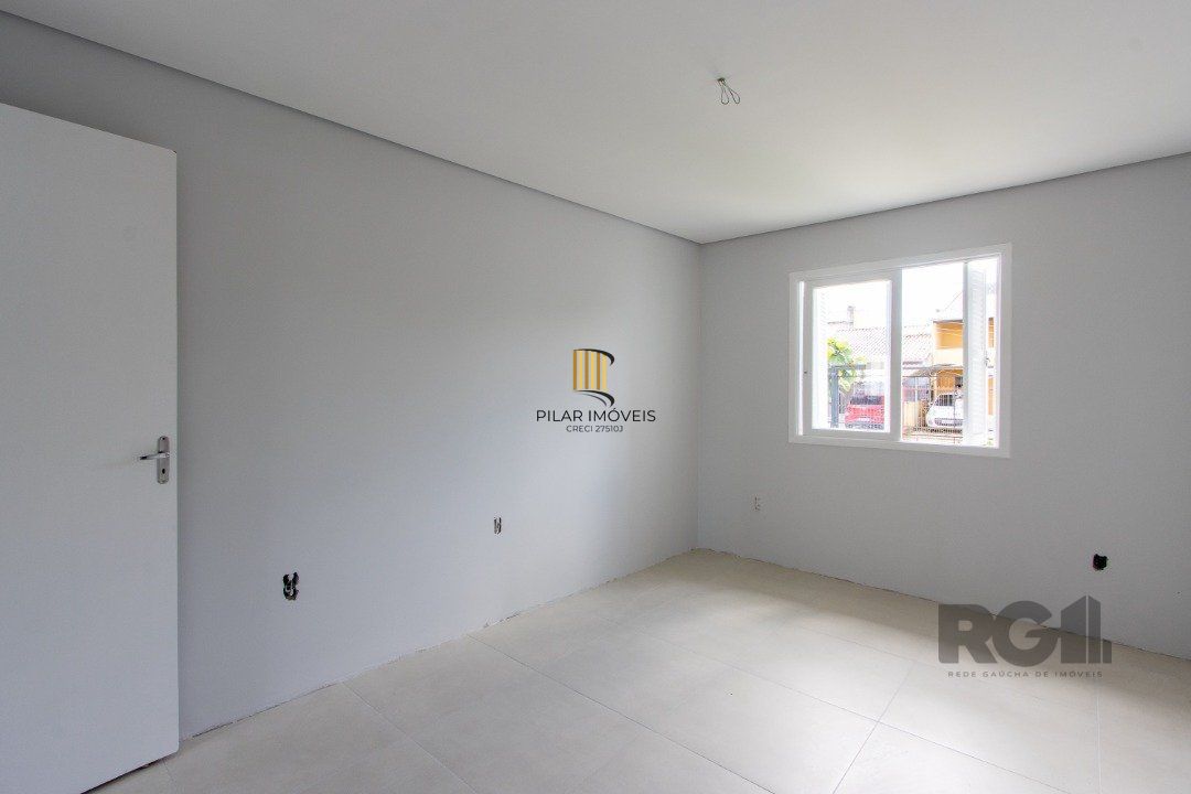 Casa  no Bairro Hípica, 100% reformada, 2 dormitórios, 1 vaga de garagem.