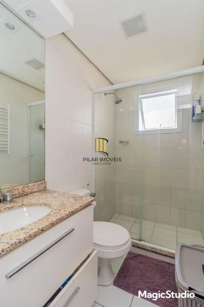 Vende apartamento no Bairro Passo da Areia - Porto Alegre