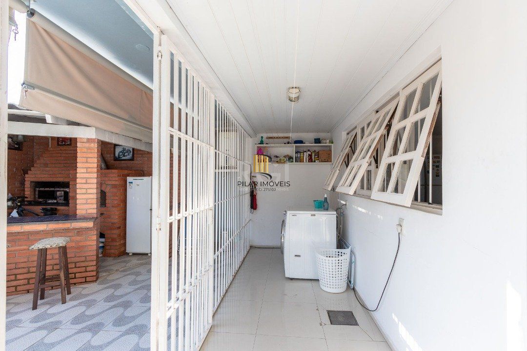 Casa para Venda - 256.5m², 3 dormitórios, sendo 1 suites, 2 vagas - Espirito Santo