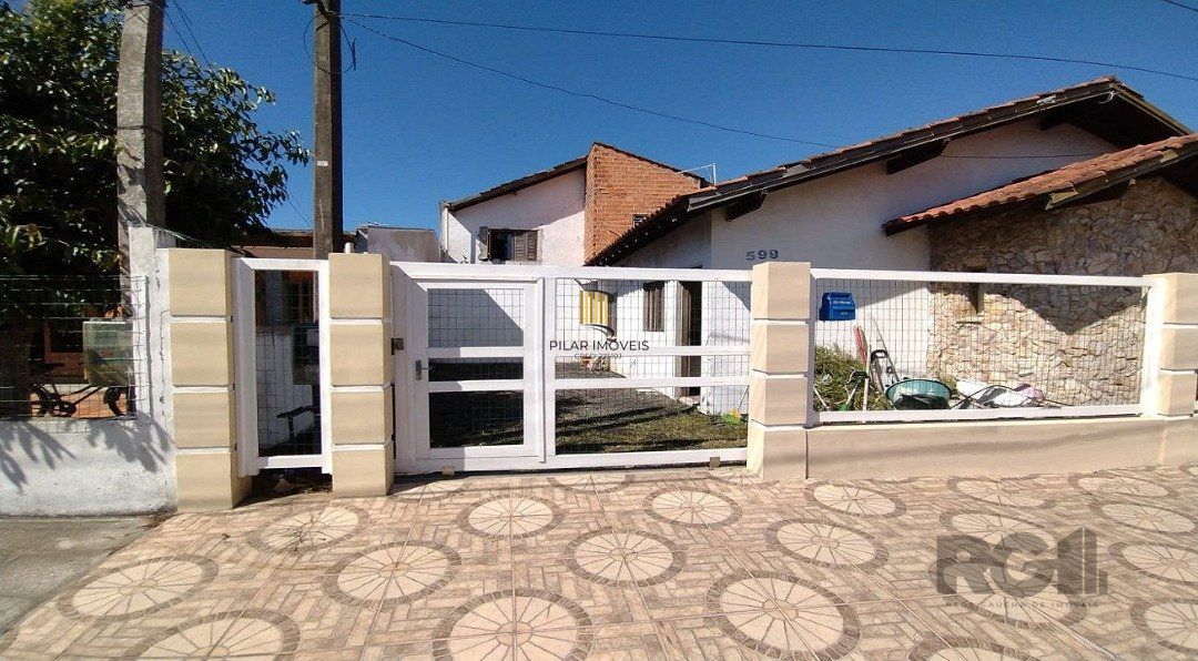 Casa 2 dormitórios no bairro Centro