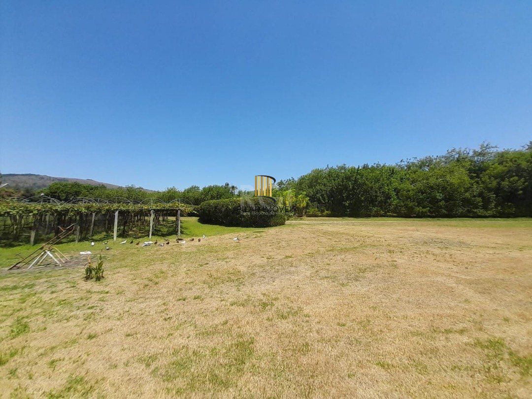 SÍTIO DENTRO DE PORTO ALEGRE 6.629,10 metros quadrados de área no bairro Campo Novo.