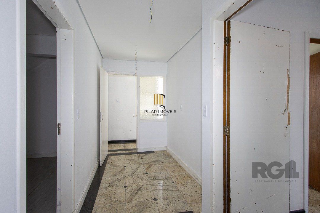 Casa 3 dormitórios no bairro Floresta