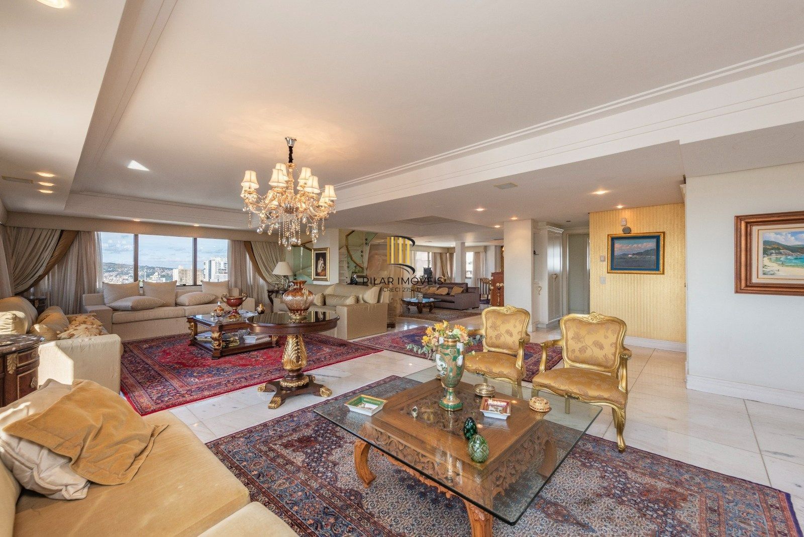 Clássica Cobertura, 600m2 privativos, 4 Dormitórios Sendo 3 Suítes!