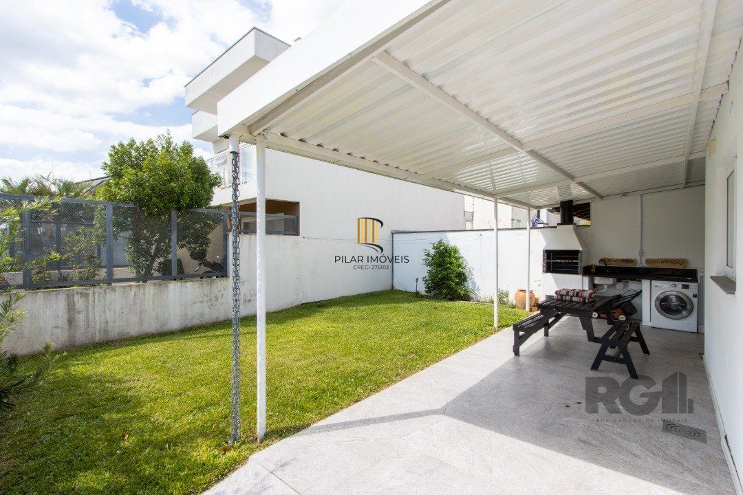 Casa 2 dormitórios no bairro Hípica