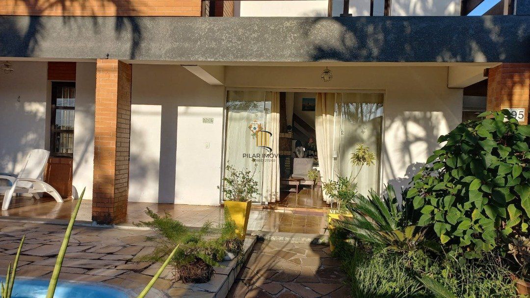 Casa 3 dormitórios no bairro Atlântida