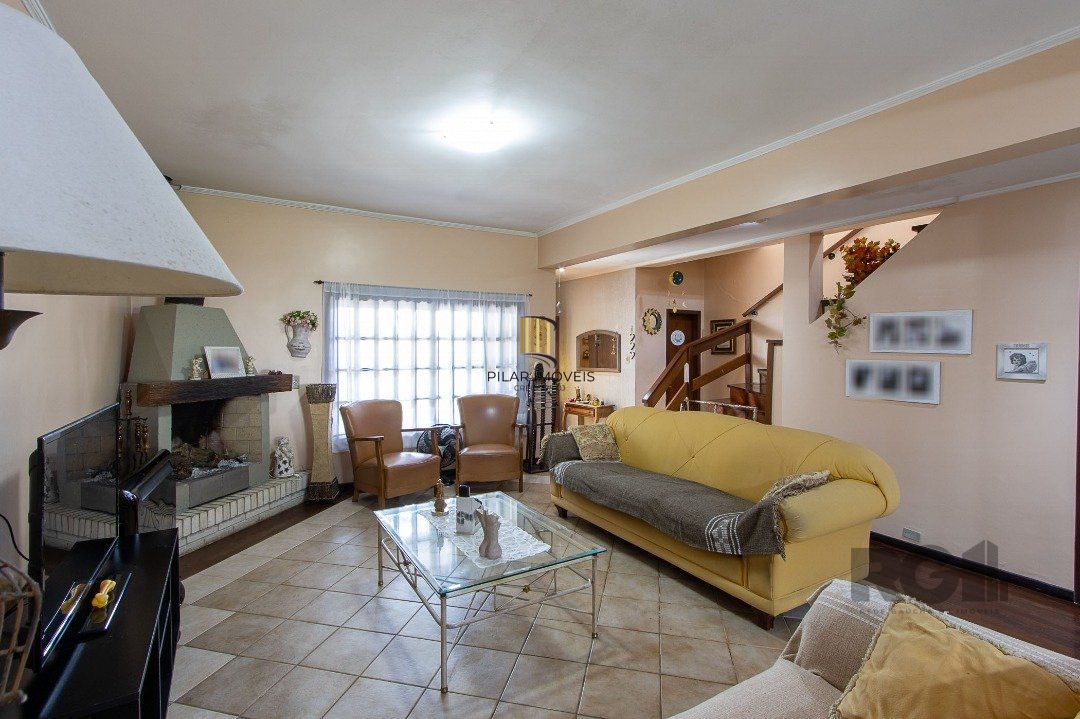 Casa para Venda - 300m², 3 dormitórios, sendo 1 suites, 4 vagas - Nonoai