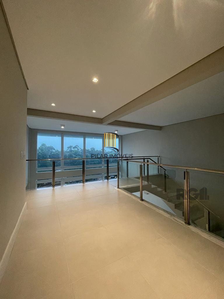 Duplex maravilhoso de frente com sacada