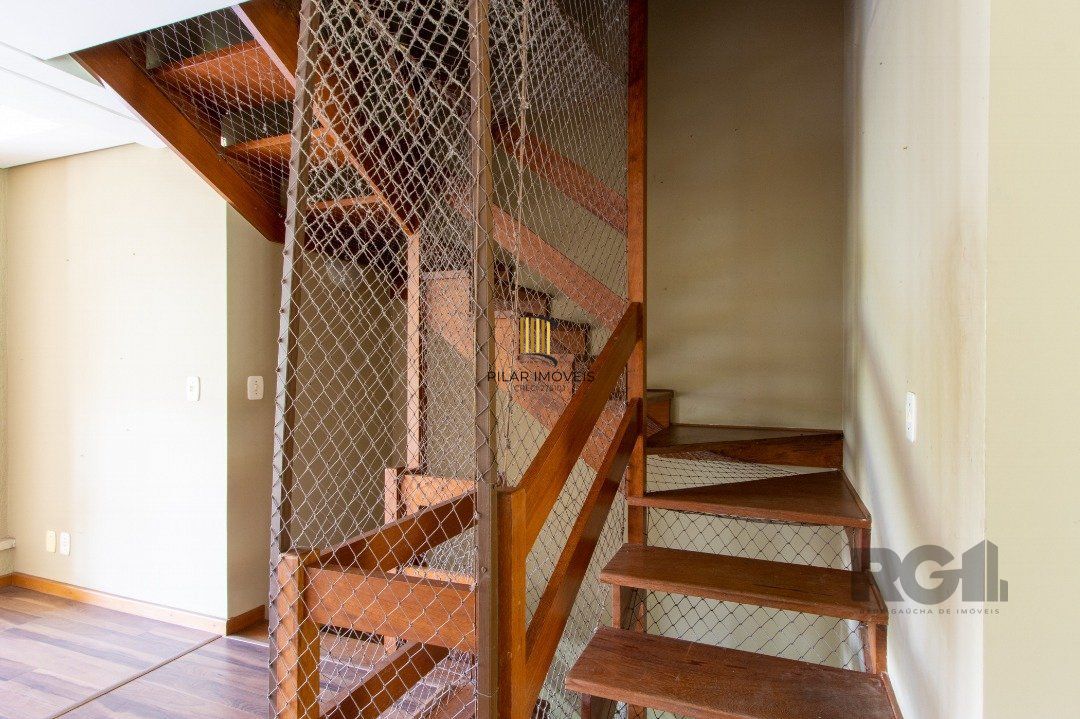 Casa 4 Dormitório(s) Bairro Tristeza