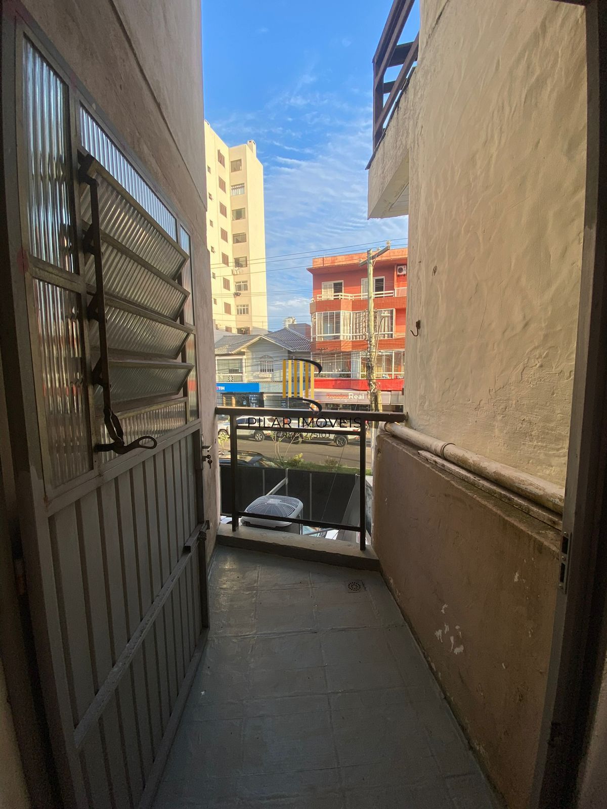 Apartamento com 2 dormitórios e garagem em Torres