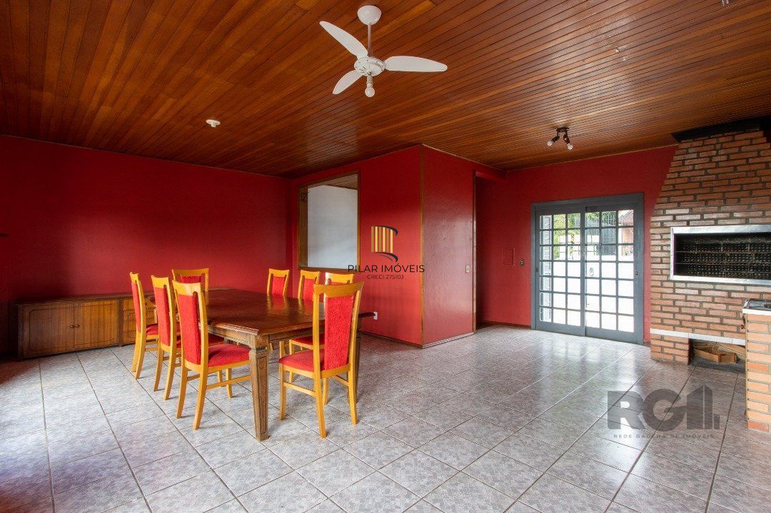 Casa 4 dormitórios no bairro Nonoai