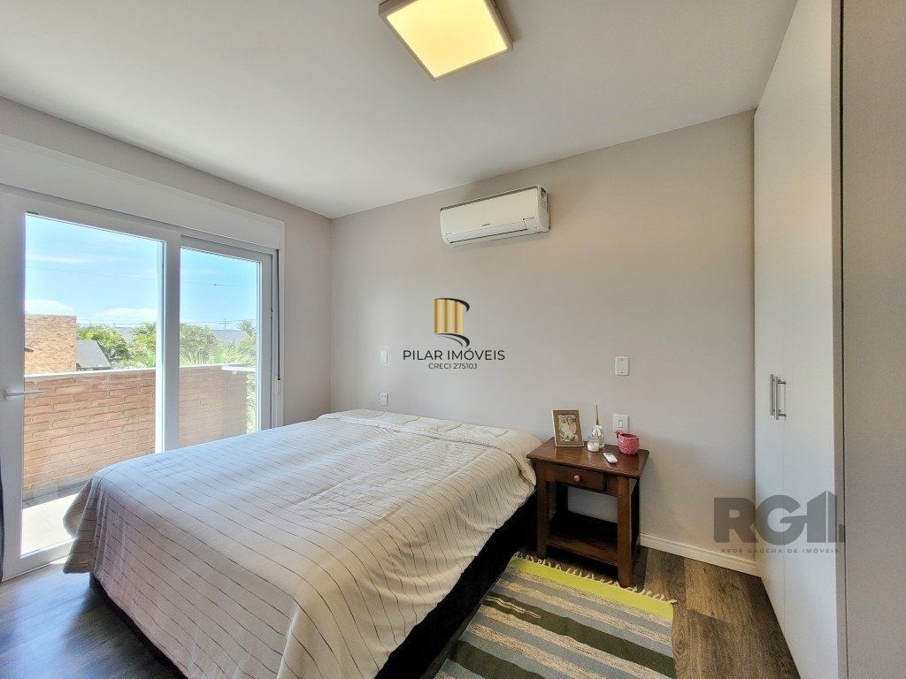 Excelente Sobrado de esquina,  com vista para o lago,  próximo ao clube social, no Condomínio Acqualina Beach,  localizado na praia de Maristela , em Xangri-La,.  Possui 4 dormitórios, sendo 3 suítes,