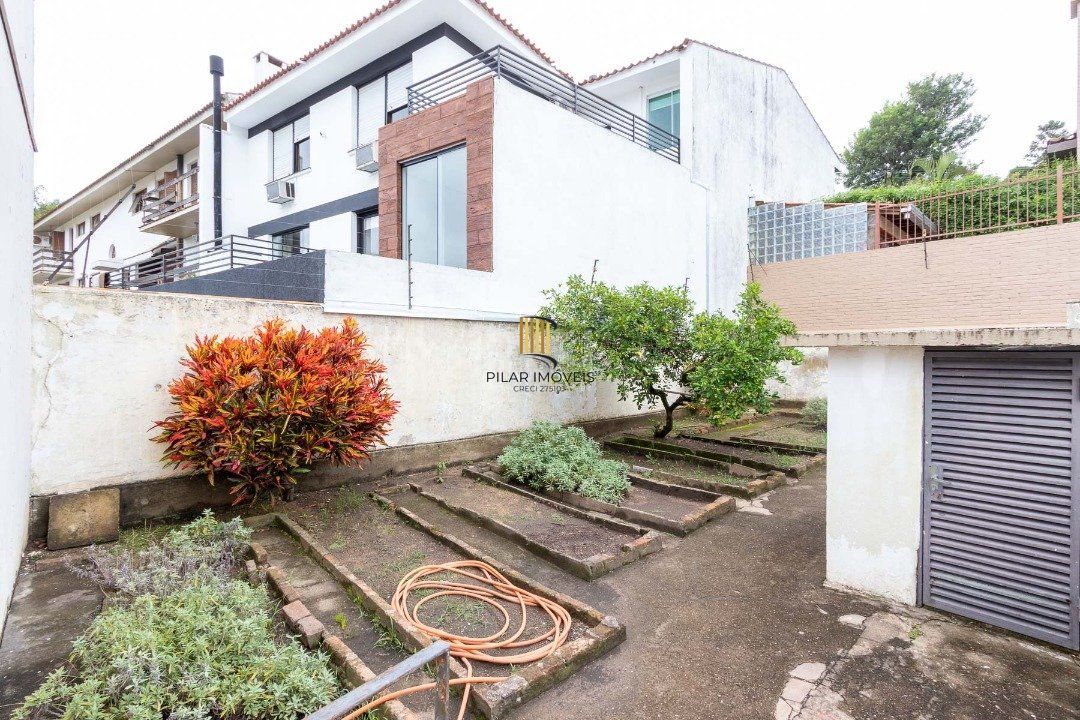 Casa para Venda - 280m², 4 dormitórios, sendo 1 suites, 3 vagas - Vila Assunção