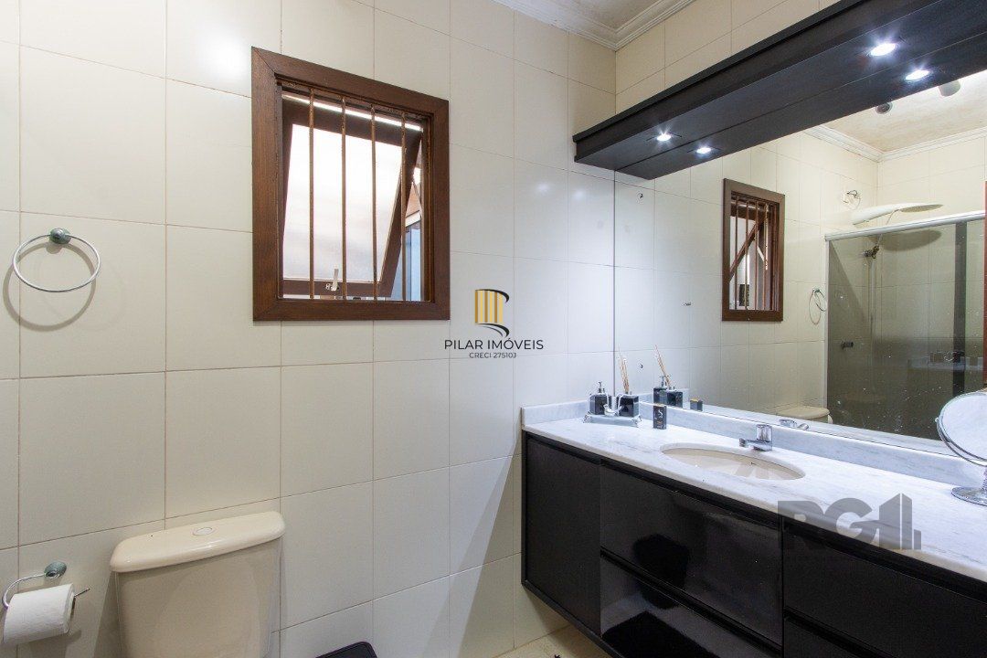 Casa 3 dormitórios no bairro Hípica