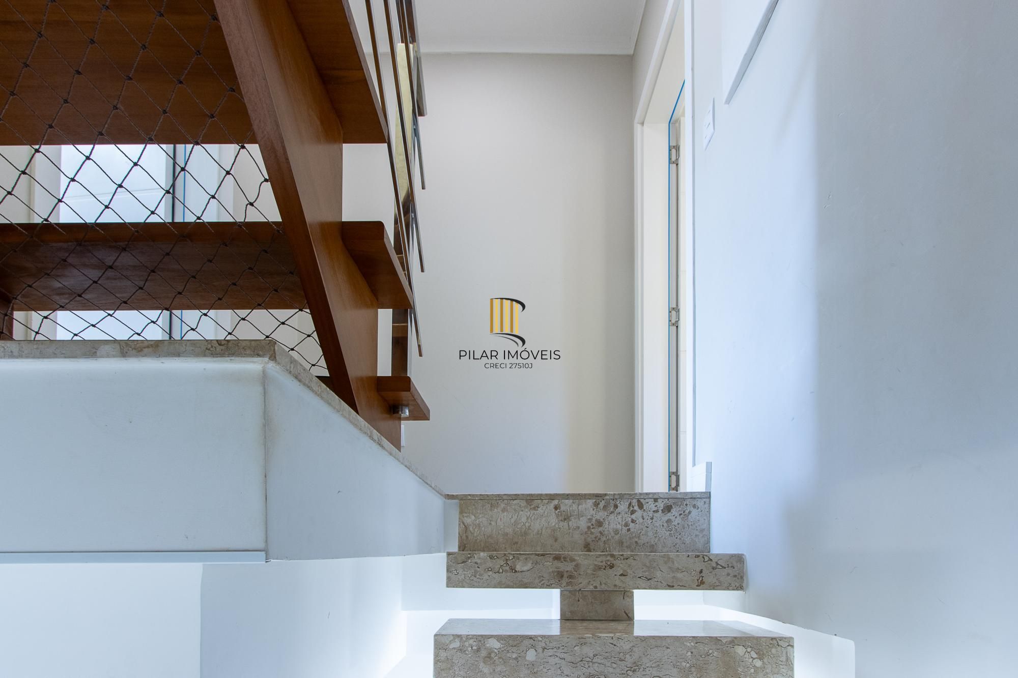 Ótima casa com 3dormitórios 1 suite no bairro Tristeza