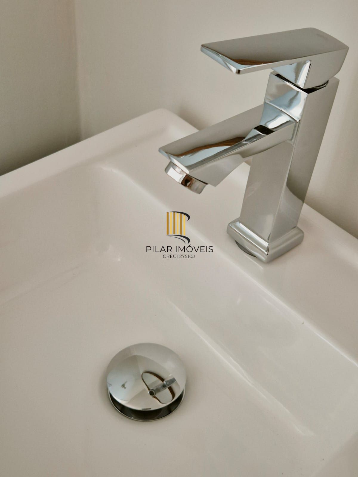 Apartamento 2 dormitórios no bairro Rubem Berta