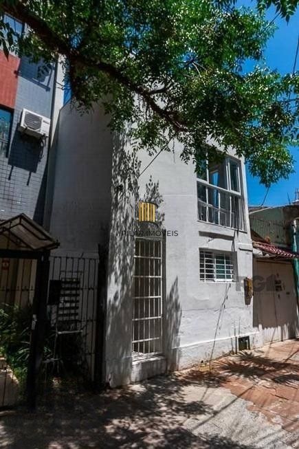 Casa 3 dormitórios no bairro Azenha