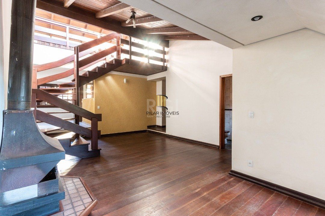 Casa para Venda - 280m², 3 dormitórios, sendo 1 suites, 2 vagas - Espirito Santo
