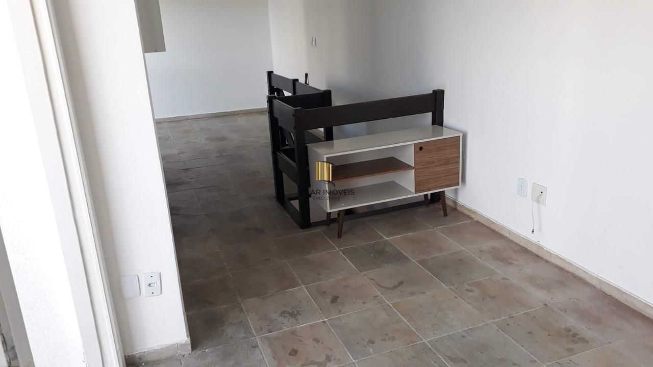 Cobertura com 137m², no Bairro Cristal, de 2 dormitórios, sento uma suíte, ampla sacada, churrasqueira, vista panorâmica, vaga coberta.