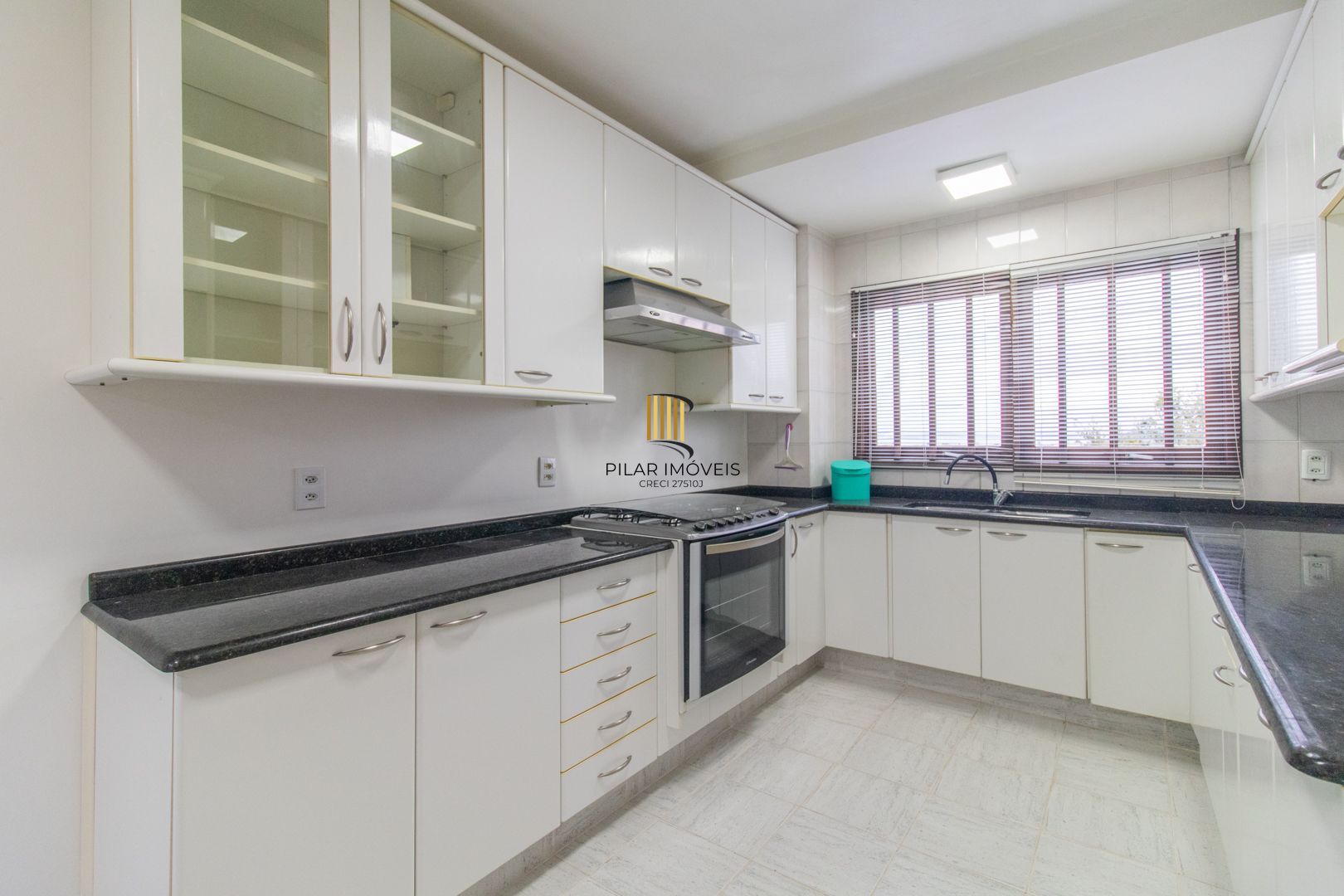 Casa no Imperial Park  3 dormitórios sendo 1 suíte, próximo a av. Juca Batista