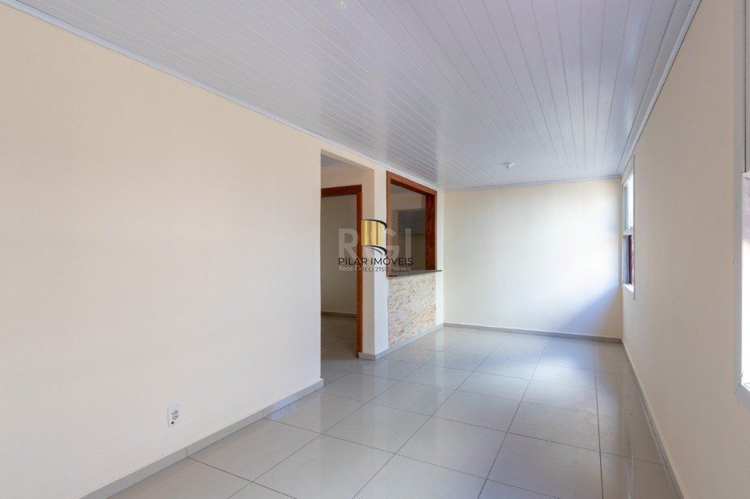 Casa térrea no Residencial Butui, possui 3 dormitórios, living espaçoso, cozinha funcional, banheiro social, área de serviço independente e pátio privativo