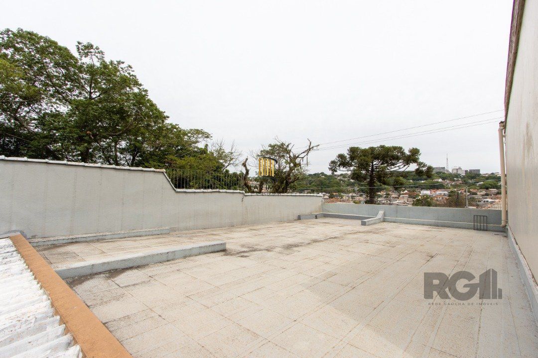 Casa para Venda - 440m², 3 dormitórios, sendo 1 suites, 2 vagas - Santa Tereza