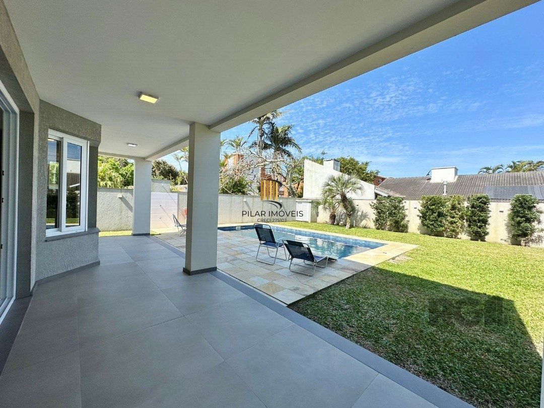 Casa 4 dormitórios no bairro Atlântida