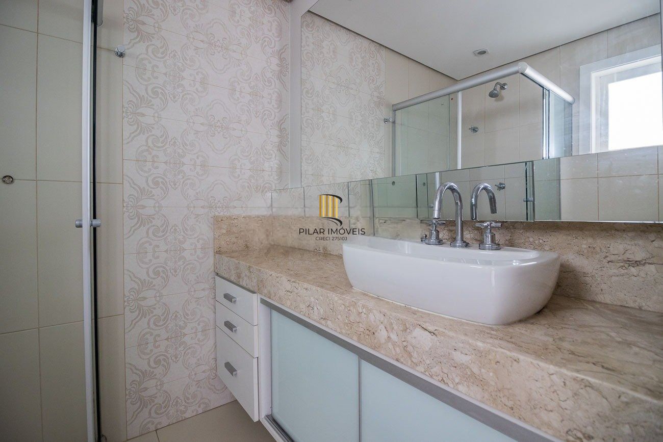 Apartamento 3 dormitórios, sendo 3 suítes e 2 vagas no Petropolis