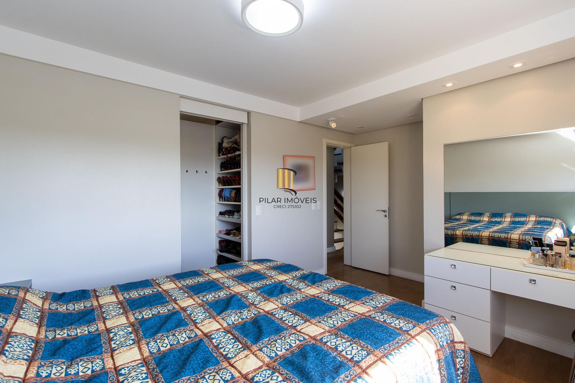 Casa condomínio | 3 dormitórios | 1 Suíte | 240,82 Privativos | 2 Vagas | Bairro Teresópolis