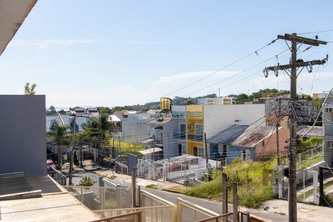 Casa 2 dormitórios no bairro Guarujá