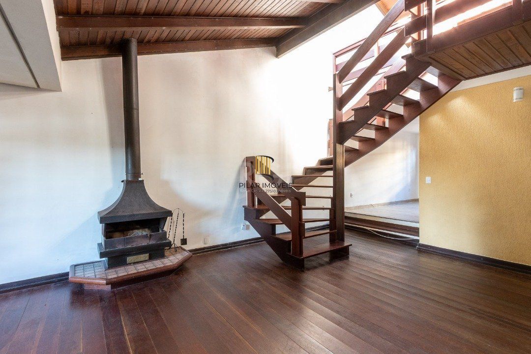 Casa para Venda - 280m², 3 dormitórios, sendo 1 suites, 2 vagas - Espirito Santo