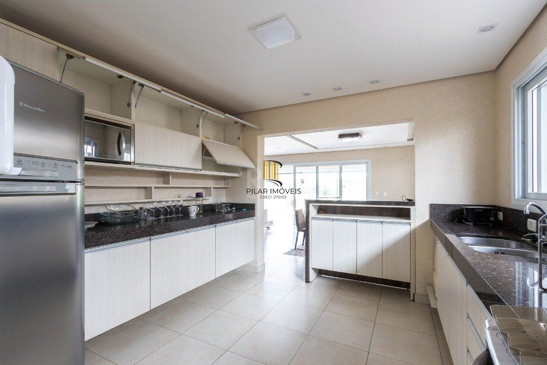 Casa de Condomínio 4 dormitórios no bairro Belém Novo