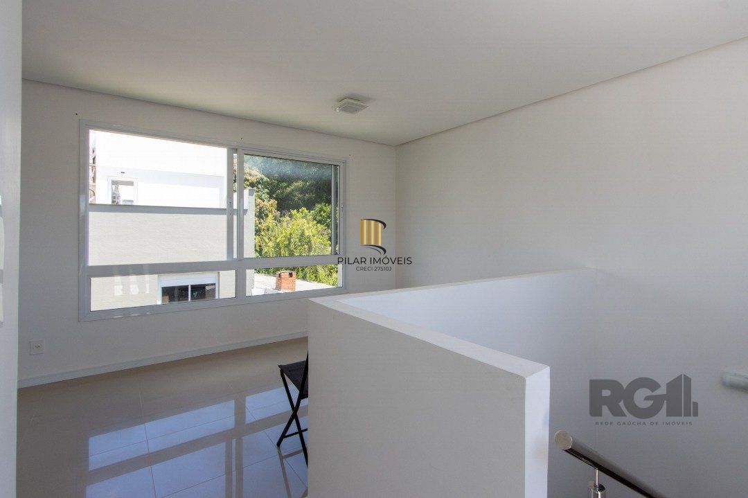 Casa em Condomínio, 197m², 3dormitórios, bairro Glória