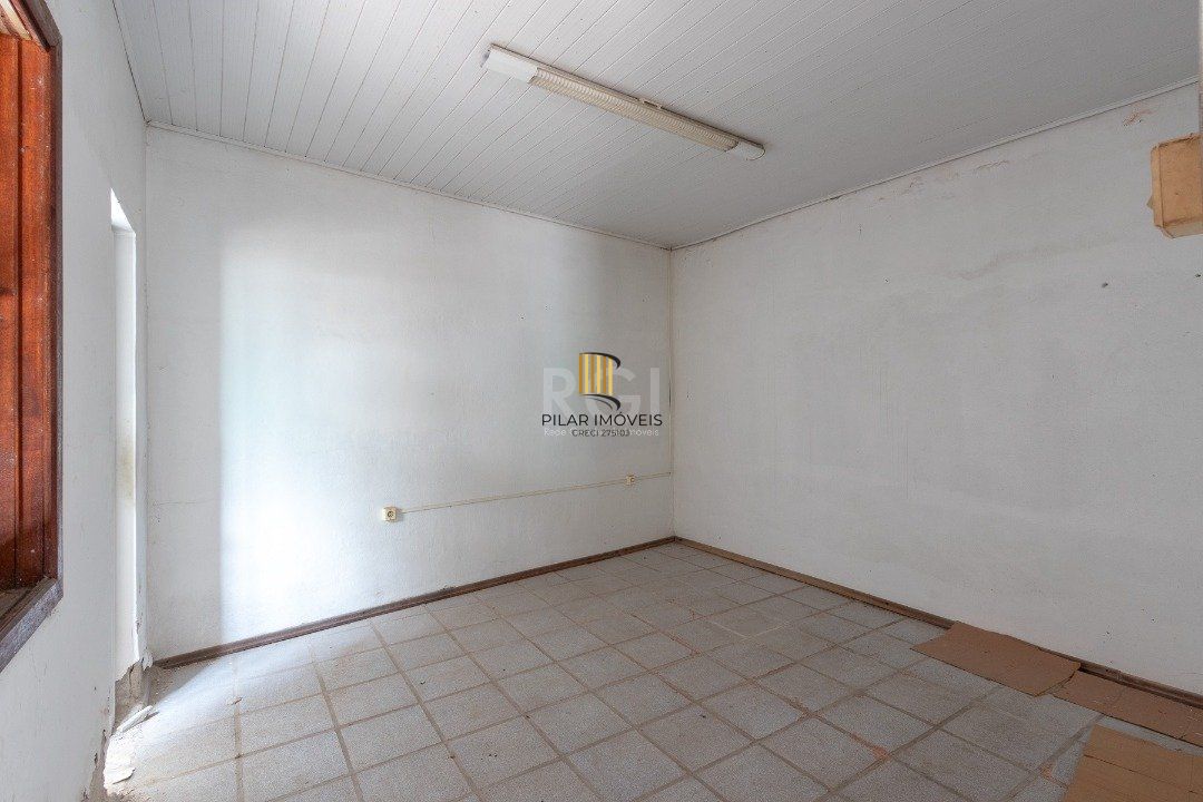 Casa para Venda - 149.99m², 6 dormitórios, sendo 2 suites, Nonoai