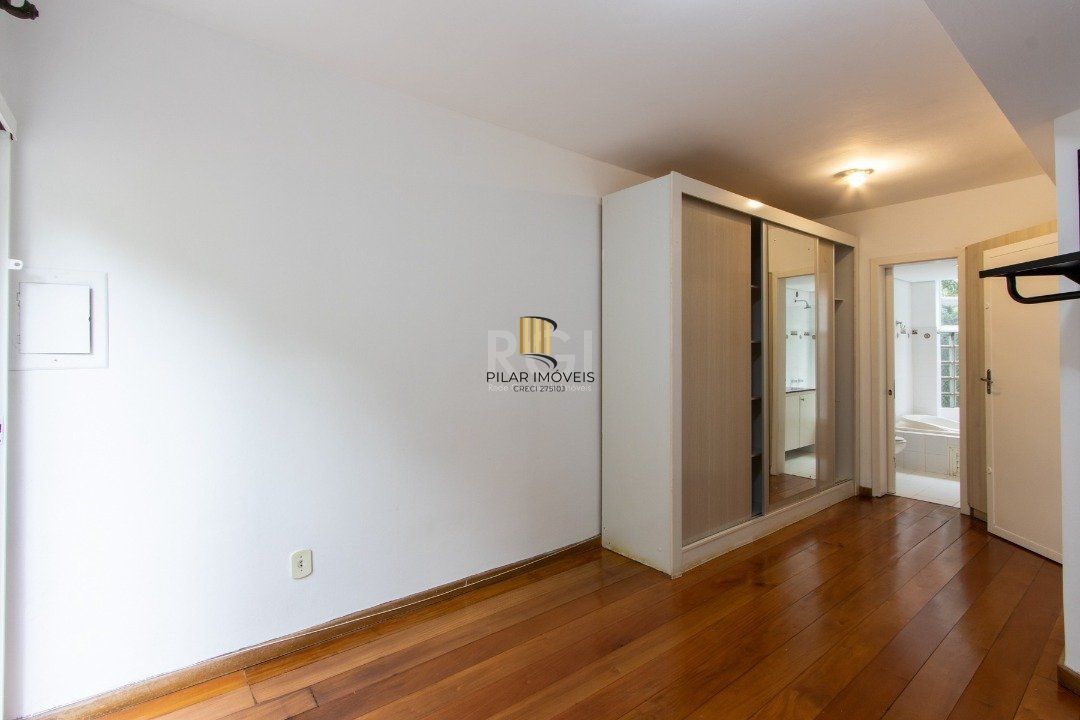 Sobrado com 300m² à venda, 3 quartos, 1 suite, 2 vagas - Bairro Espírito Santo