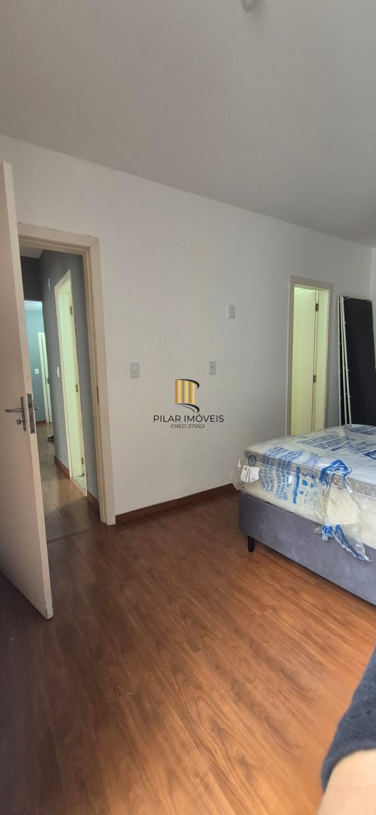 Apartamento de 3 dormitórios, 1 suíte e 1 vaga de garagem no bairro Pedra Redonda.