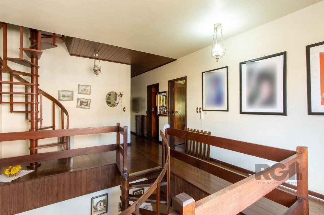 Casa para Venda - 500m², 4 dormitórios, sendo 1 suites, 4 vagas - Coronel Aparício Borges