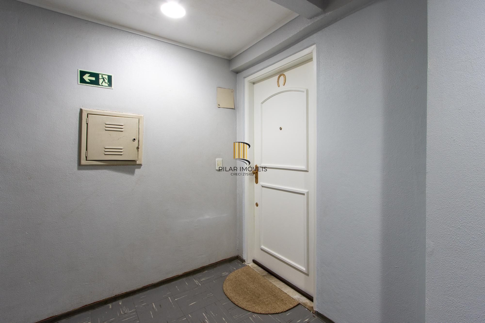 Apartamento 2 Dormitório(s) Bairro Cristal