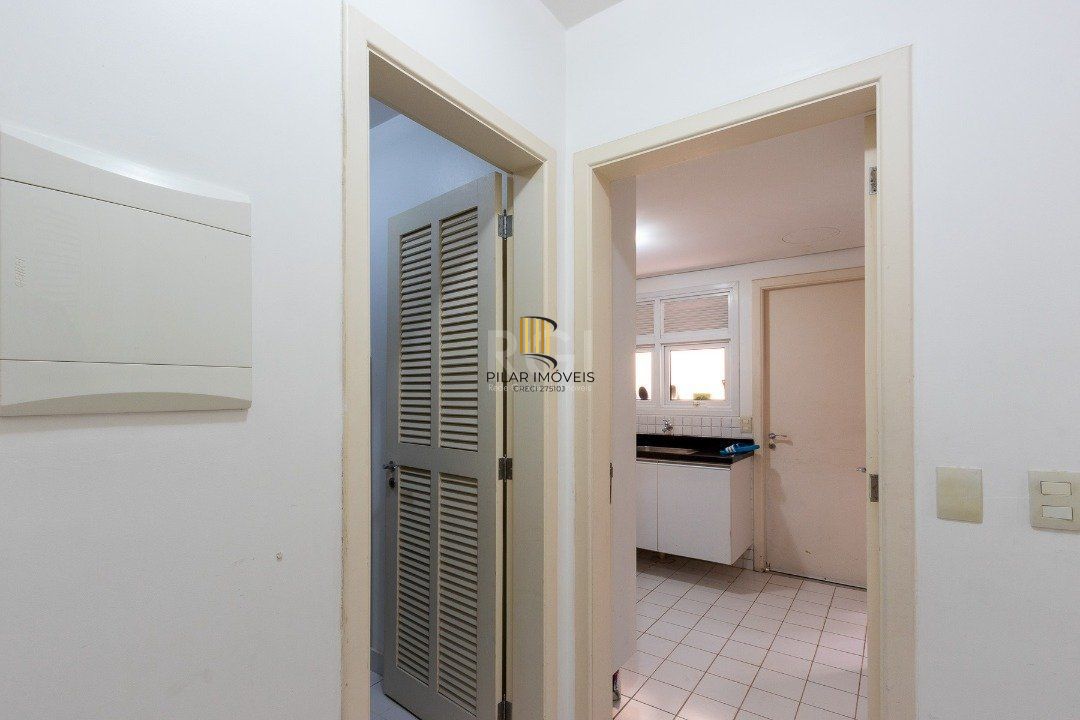 Casa Condominio para Venda - 245.29m², 3 dormitórios, sendo 1 suites, 2 vagas - Pedra Redonda