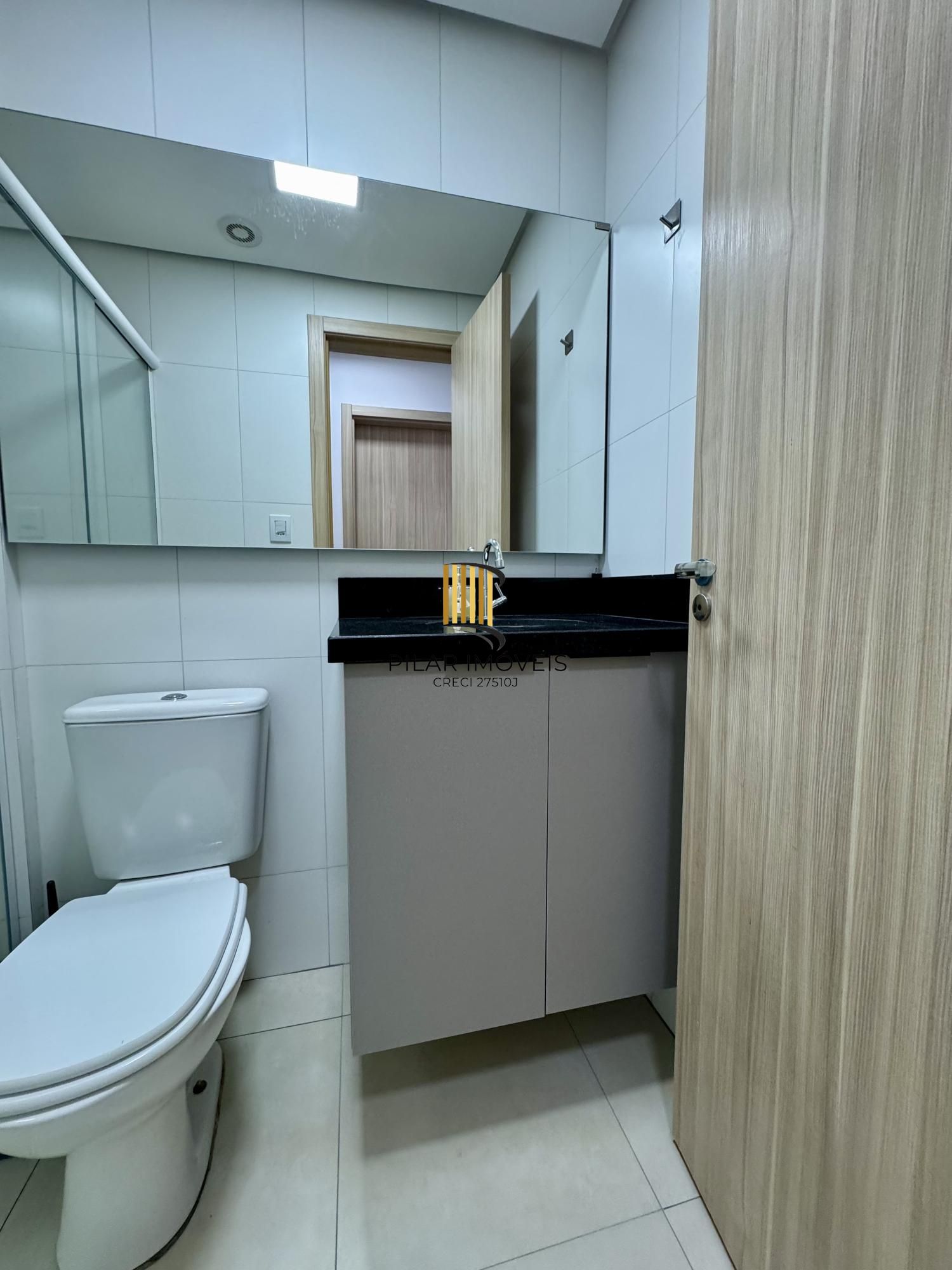 Apartamento de 2 dormitórios, 1 suíte e 1 vaga, em Canoas.