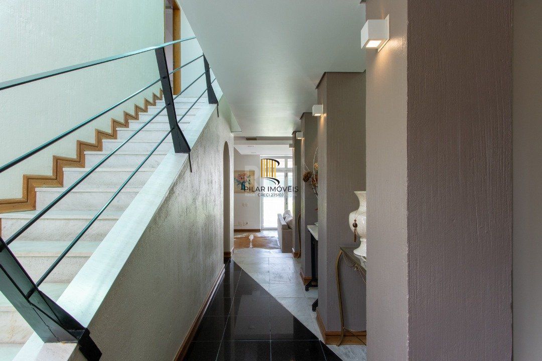 Casa 4 dormitórios no bairro Teresópolis