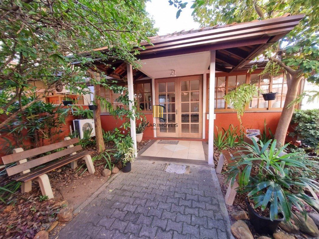 Casa de Condomínio 3 dormitórios no bairro Camaquã